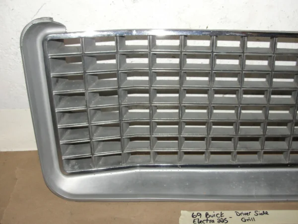OEM 69 Buick Electra 225 4 Dr LEFT DRIVER SIDE FRONT GRILL HEADLIGHT BEZEL TRIM - Image 8